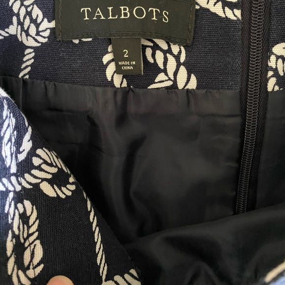 TALBOTS pencil skirt. Size 2. - Picture 7 of 8